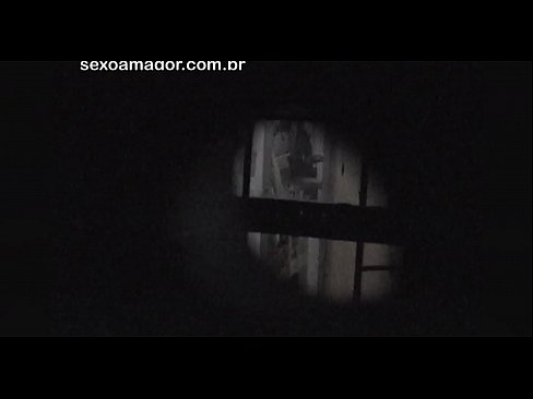 ❤️ Blondinko na skrivaj snema voajer iz soseske, skrit za votlimi opekami ❤️❌ Fuck video na sl.dreamypassionatespotlight.ru ❤